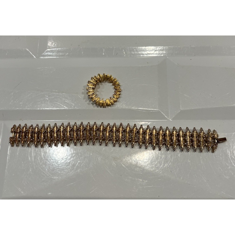 Vintage Avon 1972 STARFLOWER Gold-Tone Textured Oval Link Bracelet & Pin